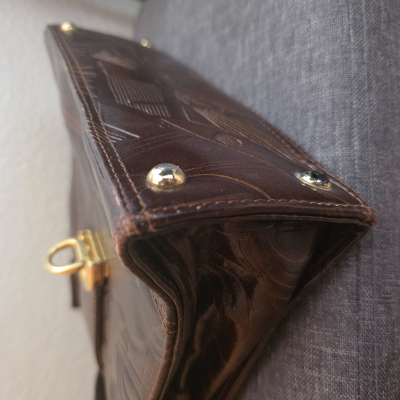 Vintage Chocolate 🍫 Tooled Leather Cliplock Closure Crossbody Bag - Picture 9 of 13